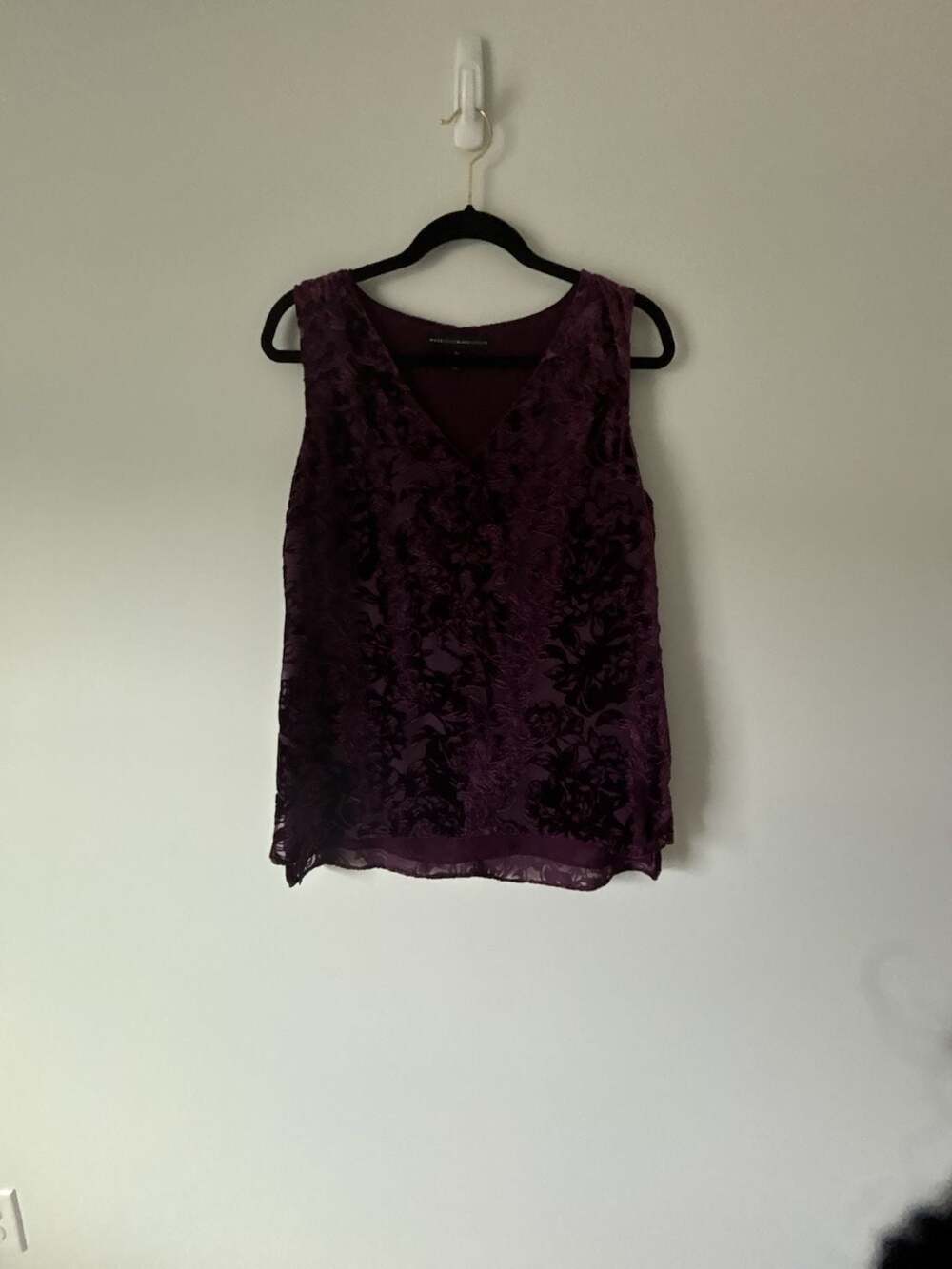 White House Black Market Velvet Burnout Tank Size 10 Purple Floral Shell Top
